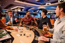 Android app interface showing grafik sgp home screen with live football and casino options